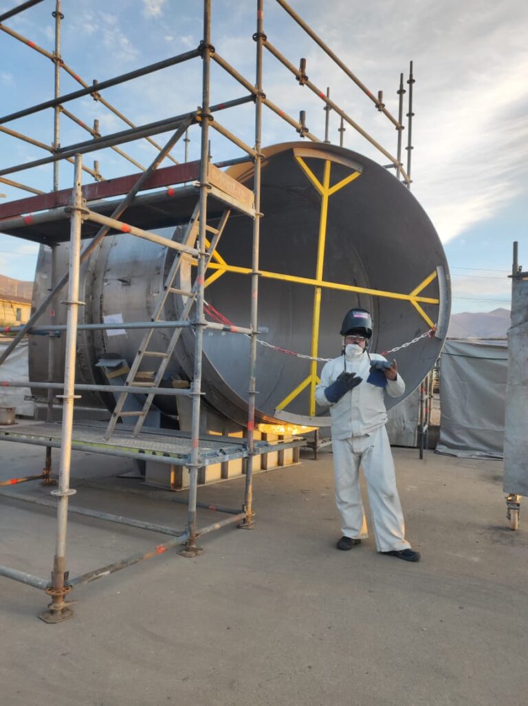 Instalación de junta de expansión en ducto de 87 pulgadas